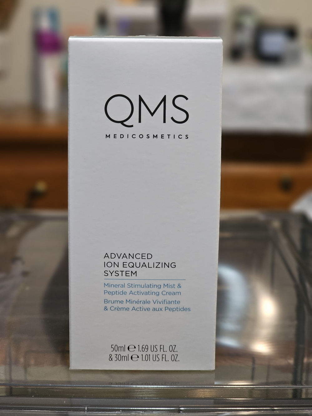 QMS Advanced Ion Equalizing System Moisturizer - White